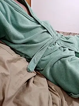 Snapshot of HotJXS chatting on December 17, 2025, 2:06 am HotJXS online show from December 17, 2025, 2:06 am