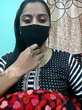 Snapshot of Oporajita_07 chatting on December 16, 2025, 8:14 pm Oporajita 07 online show from December 16, 2025, 8:14 pm