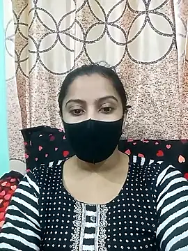 Snapshot of Oporajita_07 chatting on December 18, 2025, 6:58 pm Oporajita 07 online show from December 18, 2025, 6:58 pm