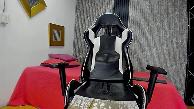 Snapshot of King_BBC09 chatting on December 18, 2025, 8:48 pm King BBC09 online show from December 18, 2025, 8:48 pm