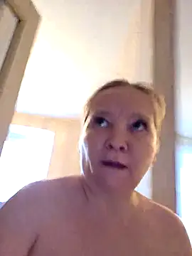 Snapshot of MikasXNiksssxX chatting on December 18, 2025, 8:20 am MikasXNiksssxX online show from December 18, 2025, 8:20 am