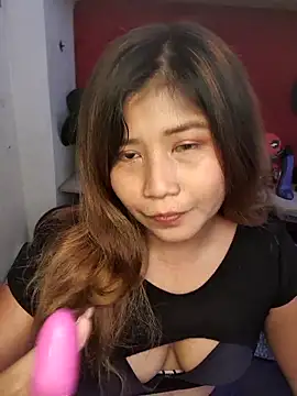 Snapshot of Michelle_Ju17 chatting on December 18, 2025, 7:42 pm Michelle Ju17 online show from December 18, 2025, 7:42 pm