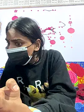 Snapshot of offshore_coupl chatting on December 18, 2025, 4:57 pm offshore coupl online show from December 18, 2025, 4:57 pm