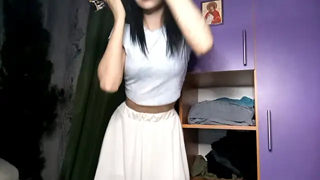 Snapshot of CaryJaurigue chatting on December 18, 2025, 8:04 pm CaryJaurigue online show from December 18, 2025, 8:04 pm