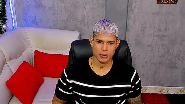 Snapshot of oruz_stud chatting on December 19, 2025, 1:07 pm oruz stud online show from December 19, 2025, 1:07 pm