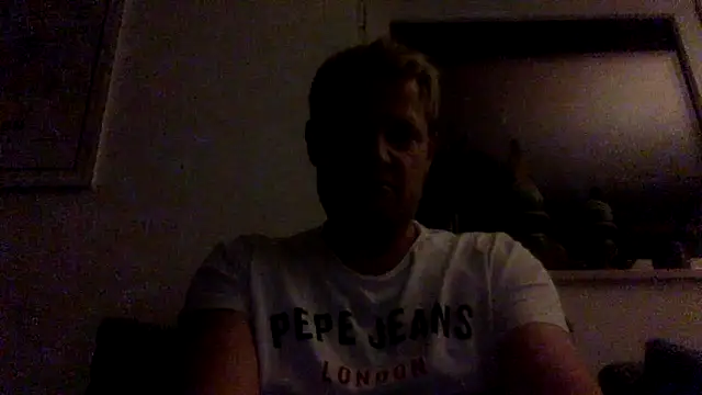 Snapshot of tomte6 chatting on December 19, 2025, 7:43 pm tomte6 online show from December 19, 2025, 7:43 pm