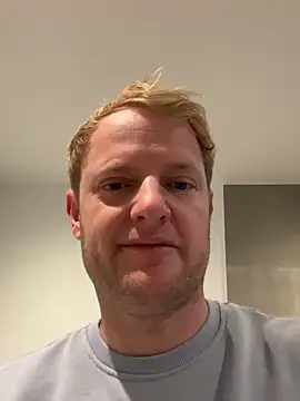 Snapshot of tomte6 chatting on December 20, 2025, 10:55 am tomte6 online show from December 20, 2025, 10:55 am