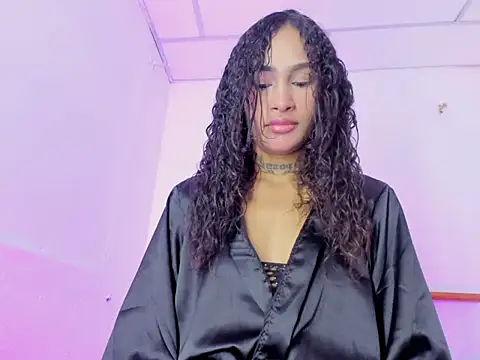 lyanablucs1 online show from December 20, 2025, 12:45 pm