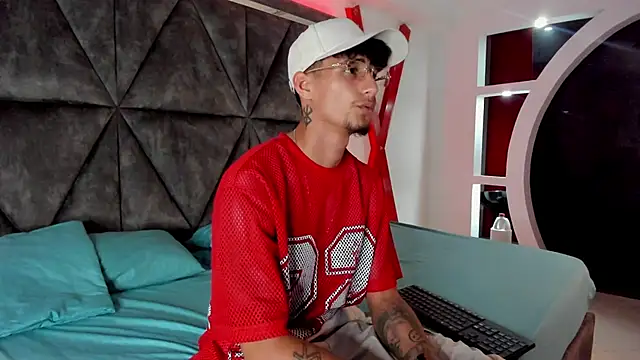 Stone Biker online show from December 23, 2025, 2:09 am