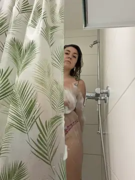 Vaannessaa online show from December 22, 2025, 2:36 pm