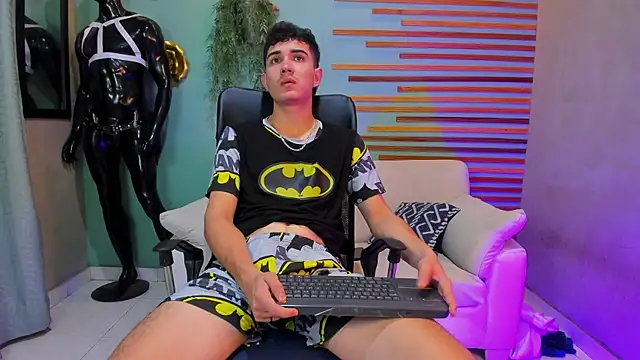 alejo gray  online show from December 22, 2025, 2:36 pm