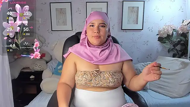 amira karim online show from December 23, 2025, 3:04 am