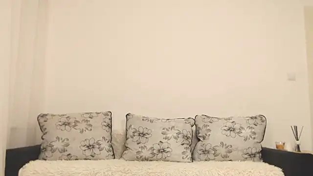 ladydiavolasquirt online show from January 10, 2025, 4:09 pm