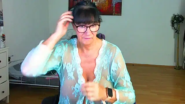 Snapshot of Sylly chatting on September 29, 2025, 6:40 am Sylly online show from September 29, 2025, 6:40 am