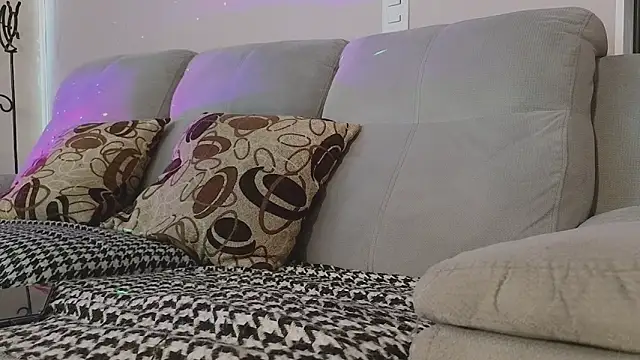 verodeli online show from December 9, 2024, 8:44 pm