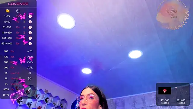 Snapshot of kylliefox_ chatting on December 26, 2024, 1:21 pm kylliefox online show from December 26, 2024, 1:21 pm