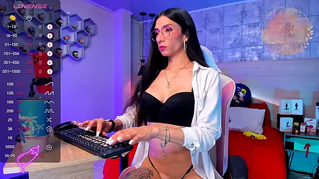 Snapshot of kylliefox_ chatting on January 24, 2025, 1:03 pm kylliefox online show from January 24, 2025, 1:03 pm