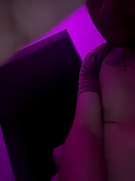 Snapshot of Escalante23 chatting on September 28, 2025, 8:20 am Escalante23 online show from September 28, 2025, 8:20 am