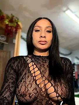 Snapshot of FerrariFrench chatting on November 6, 2025, 3:29 am FerrariFrench online show from November 6, 2025, 3:29 am