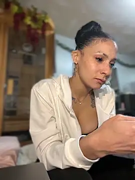 Snapshot of FerrariFrench chatting on November 8, 2025, 6:35 am FerrariFrench online show from November 8, 2025, 6:35 am