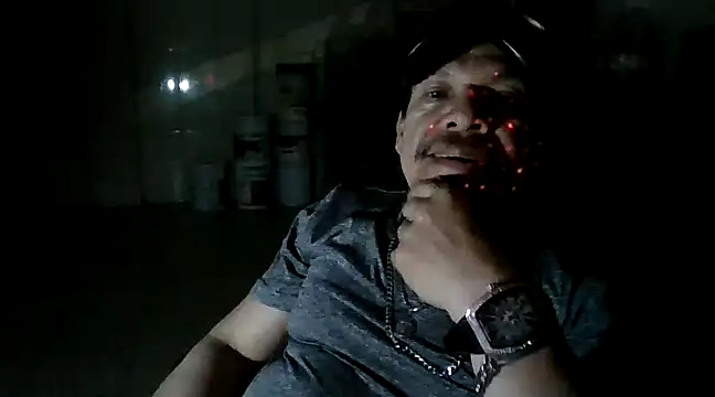 Snapshot of Oskr2024XXX chatting on December 17, 2024, 5:29 am Oskr2024XXX online show from December 17, 2024, 5:29 am