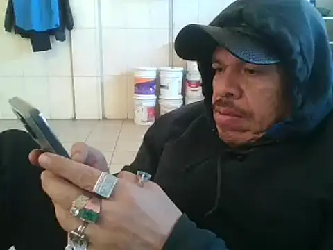 Snapshot of Oskr2024XXX chatting on January 15, 2025, 9:30 pm Oskr2024XXX online show from January 15, 2025, 9:30 pm