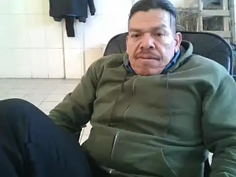 Snapshot of Oskr2024XXX chatting on February 12, 2025, 8:18 pm Oskr2024XXX online show from February 12, 2025, 8:18 pm