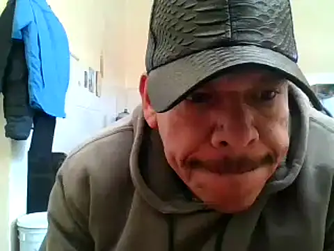 Snapshot of Oskr2024XXX chatting on February 26, 2025, 8:00 pm Oskr2024XXX online show from February 26, 2025, 8:00 pm