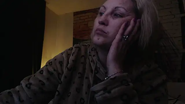 Divineblond online show from March 22, 2025, 2:27 am