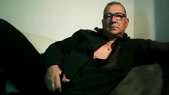 Soloyan online show from November 25, 2025, 10:43 pm