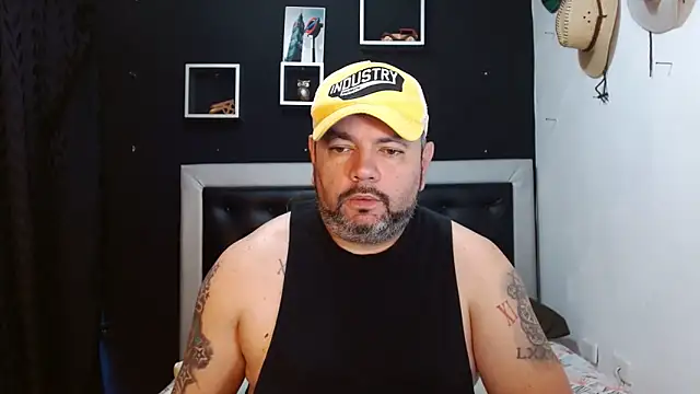 perverseveteranmanxxx online show from February 12, 2025, 2:32 pm