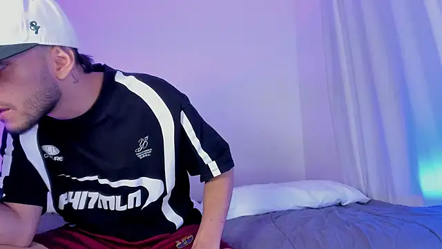 Snapshot of _Kevin_xxx chatting on October 29, 2025, 6:04 am Kevin xxx online show from October 29, 2025, 6:04 am