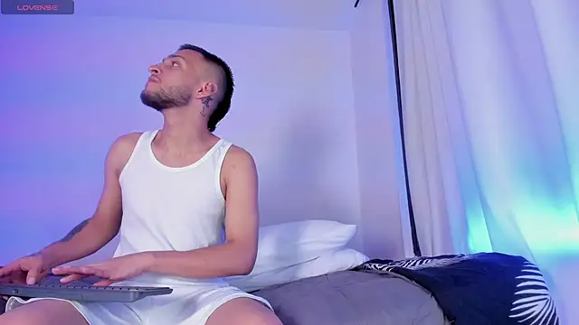 Snapshot of _Kevin_xxx chatting on November 25, 2025, 4:56 am Kevin xxx online show from November 25, 2025, 4:56 am