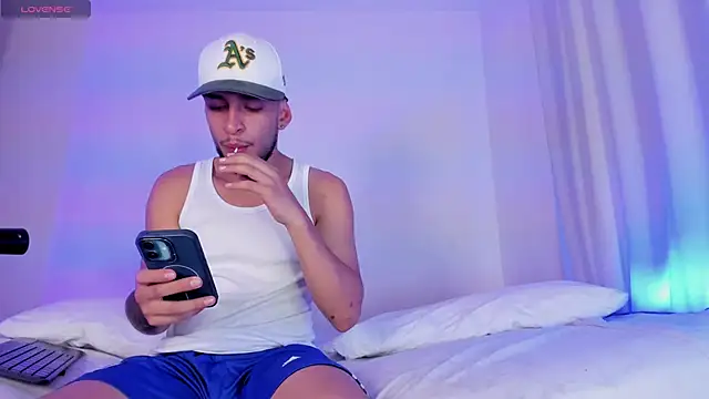 Snapshot of _Kevin_xxx chatting on November 30, 2025, 6:17 am Kevin xxx online show from November 30, 2025, 6:17 am