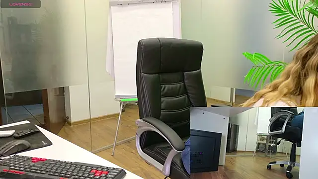 Snapshot of BabesGoWild chatting on January 21, 2025, 9:04 pm BabesGoWild online show from January 21, 2025, 9:04 pm