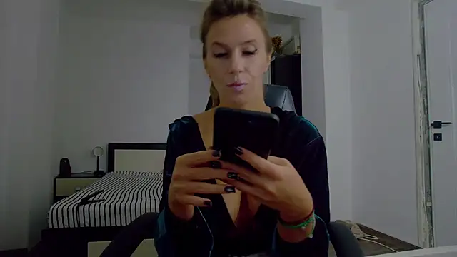 DedeSibel online show from November 29, 2025, 11:35 am