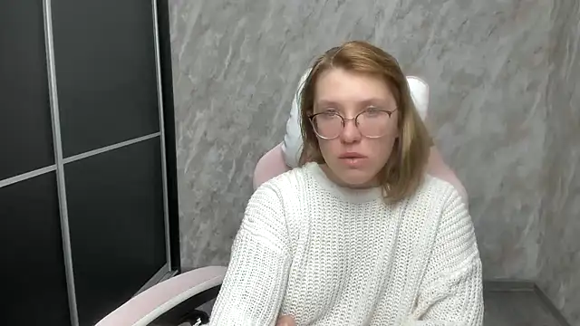 Reginasmilee online show from February 24, 2025, 2:51 am