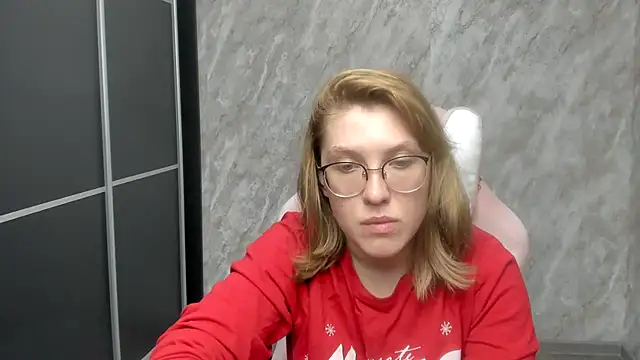 Reginasmilee online show from March 2, 2025, 5:14 pm