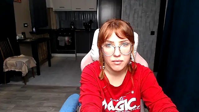 Reginasmilee online show from October 12, 2025, 11:37 pm