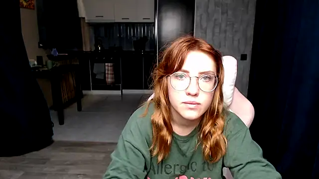 Reginasmilee online show from October 17, 2025, 11:29 pm