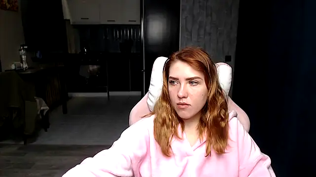 Reginasmilee online show from October 28, 2025, 12:47 am