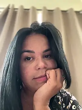 Snapshot of AliceStarshine chatting on November 18, 2025, 3:49 pm AliceStarshine online show from November 18, 2025, 3:49 pm