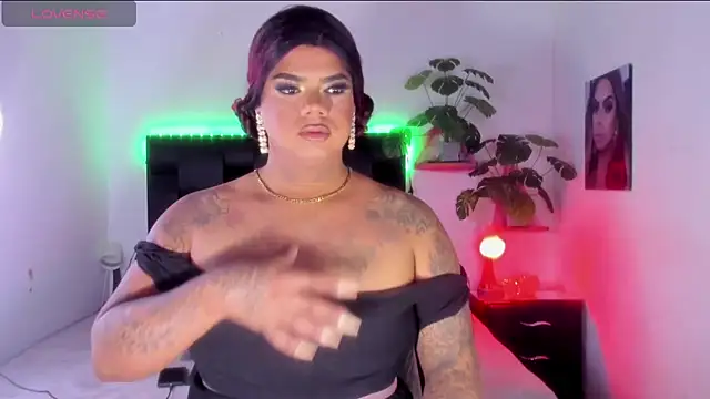 Snapshot of isabelleandbrand chatting on January 14, 2025, 12:45 pm isabelleandbrand online show from January 14, 2025, 12:45 pm