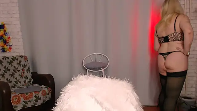 Snapshot of Samantha_Si chatting on December 14, 2024, 9:29 am Samantha Si online show from December 14, 2024, 9:29 am