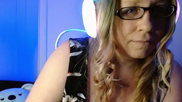 Snapshot of XxMs_StarzxX chatting on January 17, 2025, 1:04 am XxMs StarzxX online show from January 17, 2025, 1:04 am