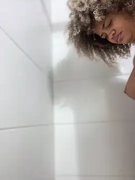 riri brunnete online show from February 8, 2025, 12:50 pm