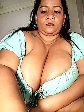 Snapshot of Dajanaaroa chatting on January 31, 2025, 4:27 pm Dajanaaroa online show from January 31, 2025, 4:27 pm