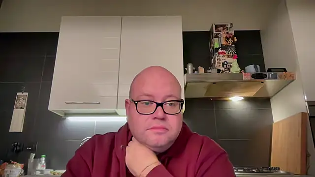 Snapshot of theitalianbear chatting on December 20, 2024, 6:56 pm theitalianbear online show from December 20, 2024, 6:56 pm