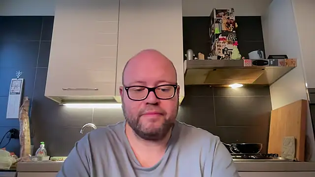 Snapshot of theitalianbear chatting on January 29, 2025, 3:47 pm theitalianbear online show from January 29, 2025, 3:47 pm