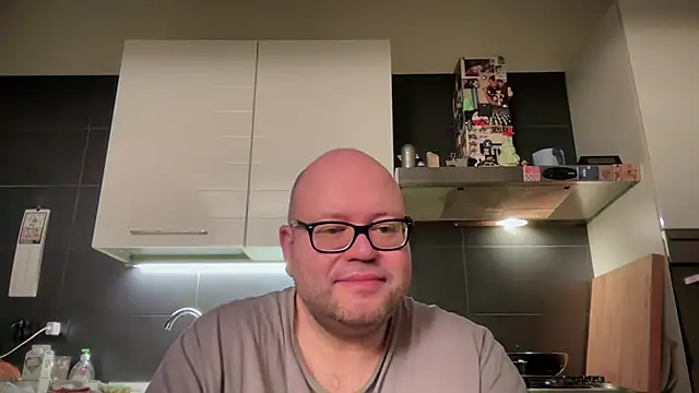Snapshot of theitalianbear chatting on February 7, 2025, 3:01 am theitalianbear online show from February 7, 2025, 3:01 am